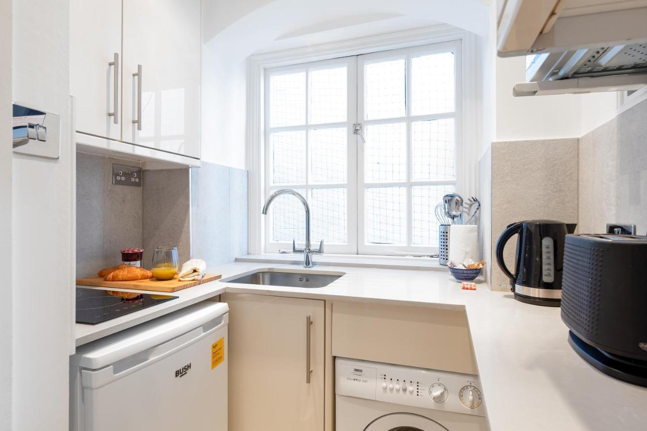 Capital Sloane Street Studio With Balcony London Ngoại thất bức ảnh